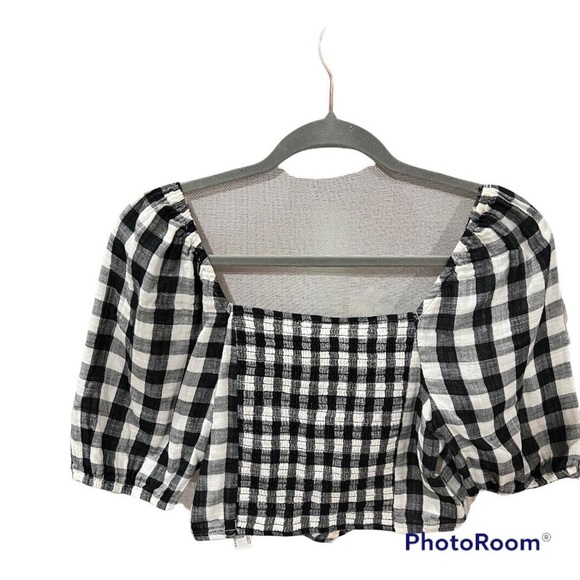 crop top from forever 21 ,button front size,M - Picture 3 of 4